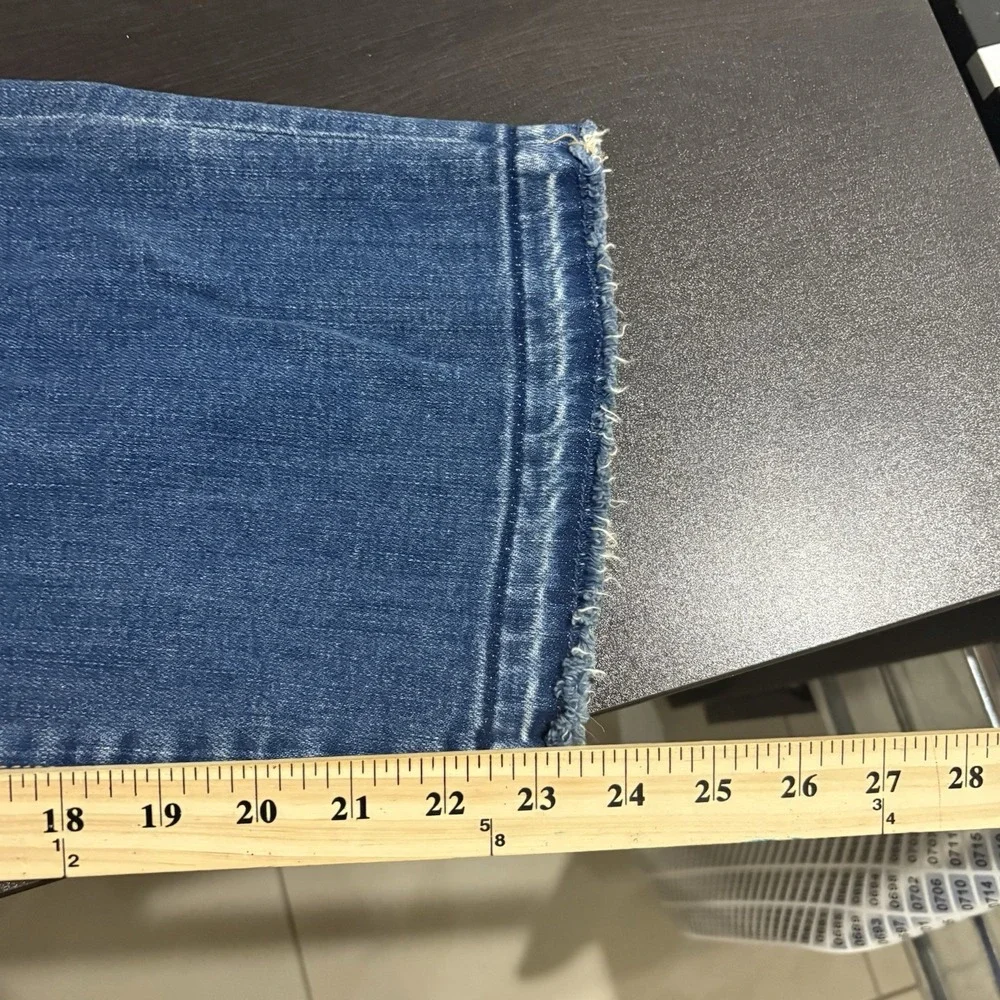 CHICOS WOMENS JEANS SIZE 0.5R US SIZE 6R  CROP HIGH RISE STRAIGHT LEG DISTRESSED - Picture 10 of 12